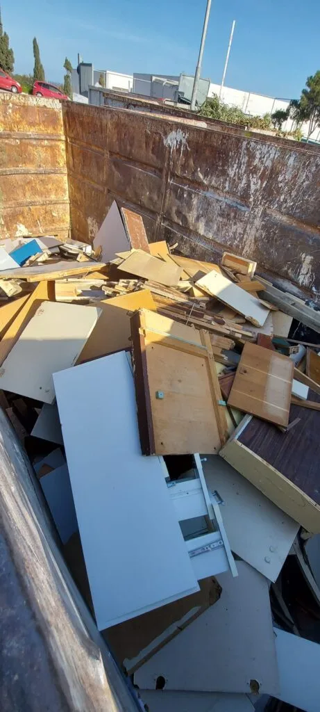 Can demolishing a house be eco-friendly and neighbor-friendly? 8 323327297 473950111481215 3225885831589391571 n